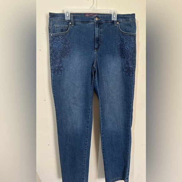 Gloria Vanderbilt Women's Amanda |Classic High Rise |Tapered Jean |Mom Jeans| - Frisco 18 Plus Short at Women's Jeans store